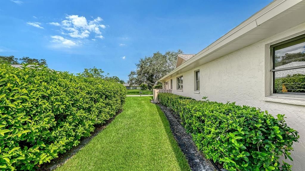 Active With Contract: $674,900 (3 beds, 3 baths, 2403 Square Feet)