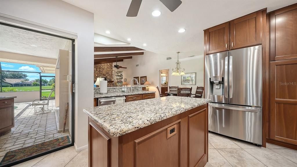Active With Contract: $674,900 (3 beds, 3 baths, 2403 Square Feet)