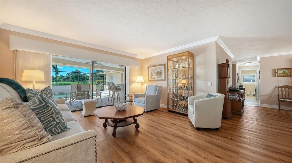 Active With Contract: $674,900 (3 beds, 3 baths, 2403 Square Feet)