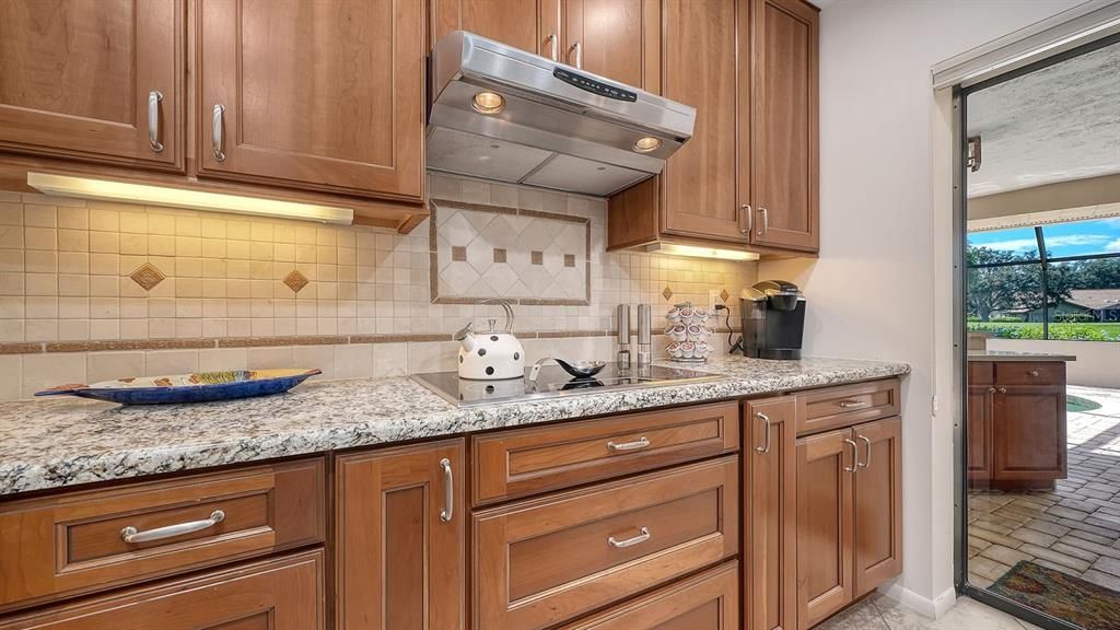 Active With Contract: $674,900 (3 beds, 3 baths, 2403 Square Feet)