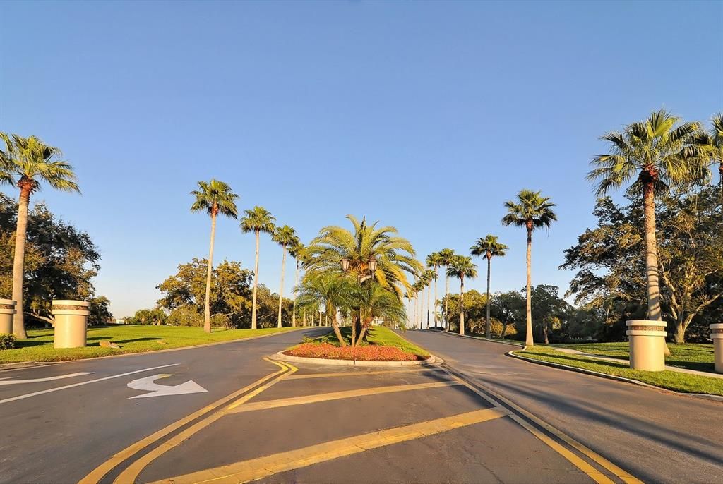Active With Contract: $674,900 (3 beds, 3 baths, 2403 Square Feet)