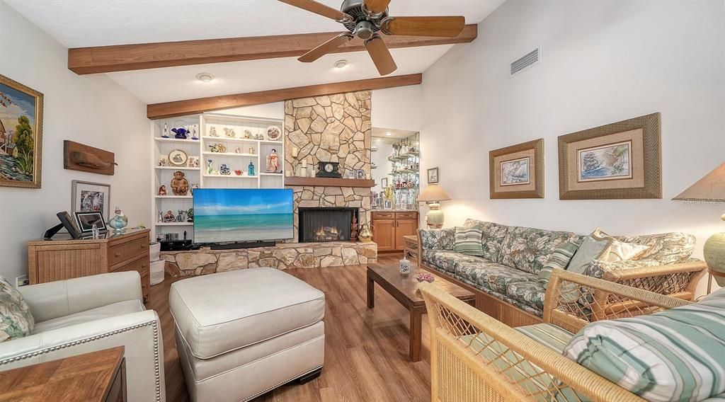 Active With Contract: $674,900 (3 beds, 3 baths, 2403 Square Feet)