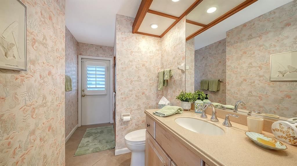 Active With Contract: $674,900 (3 beds, 3 baths, 2403 Square Feet)