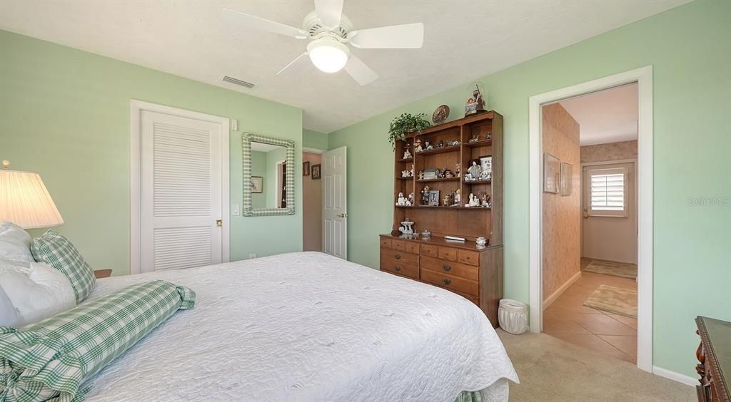 Active With Contract: $674,900 (3 beds, 3 baths, 2403 Square Feet)