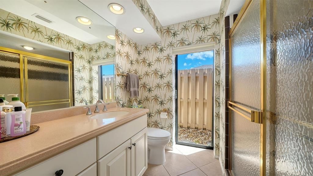 Active With Contract: $674,900 (3 beds, 3 baths, 2403 Square Feet)
