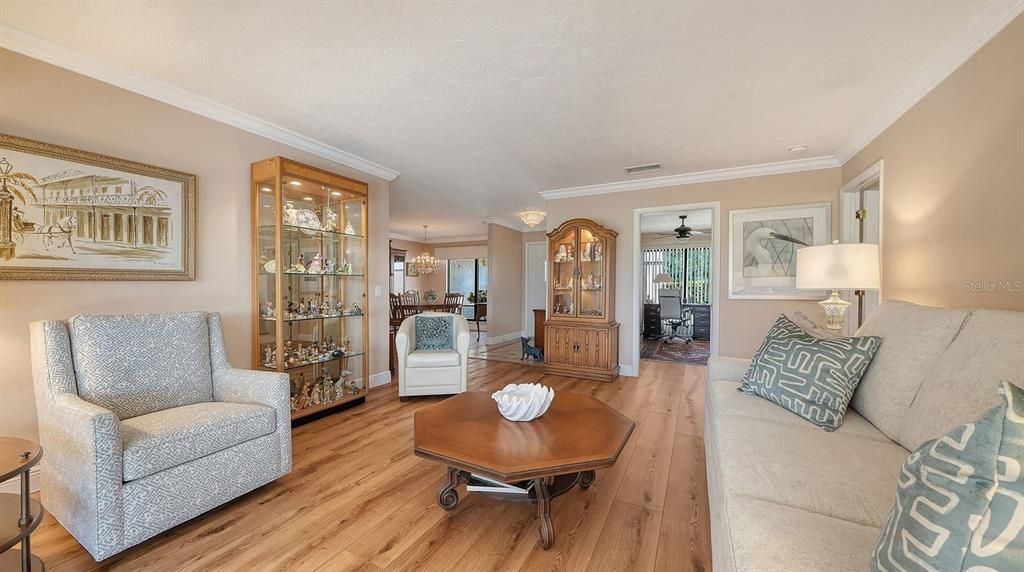 Active With Contract: $674,900 (3 beds, 3 baths, 2403 Square Feet)