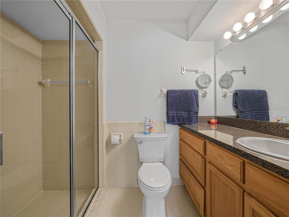 Activo con contrato: $230,000 (2 camas, 2 baños, 1286 Pies cuadrados)