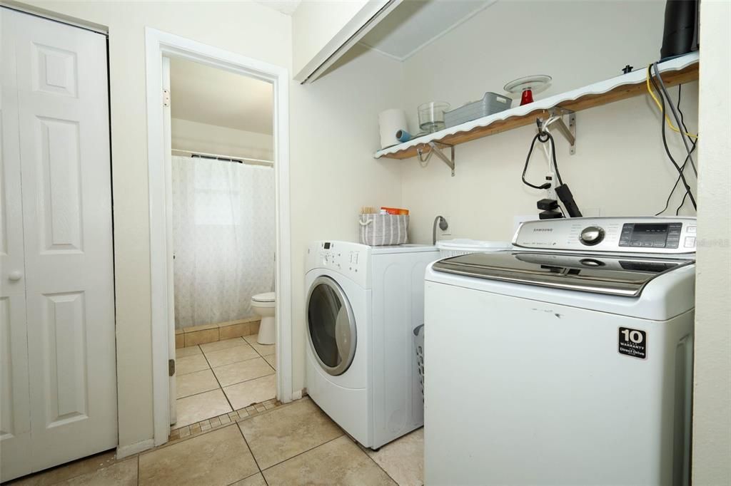 En Venta: $295,000 (3 camas, 2 baños, 1270 Pies cuadrados)