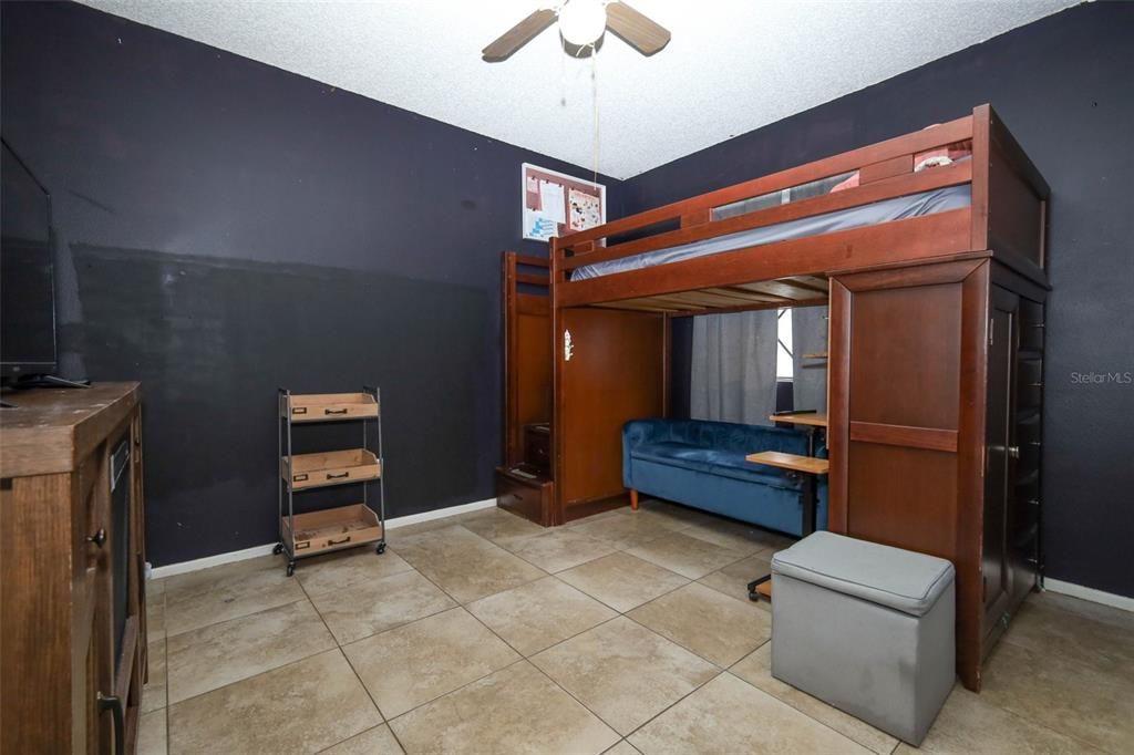 En Venta: $295,000 (3 camas, 2 baños, 1270 Pies cuadrados)