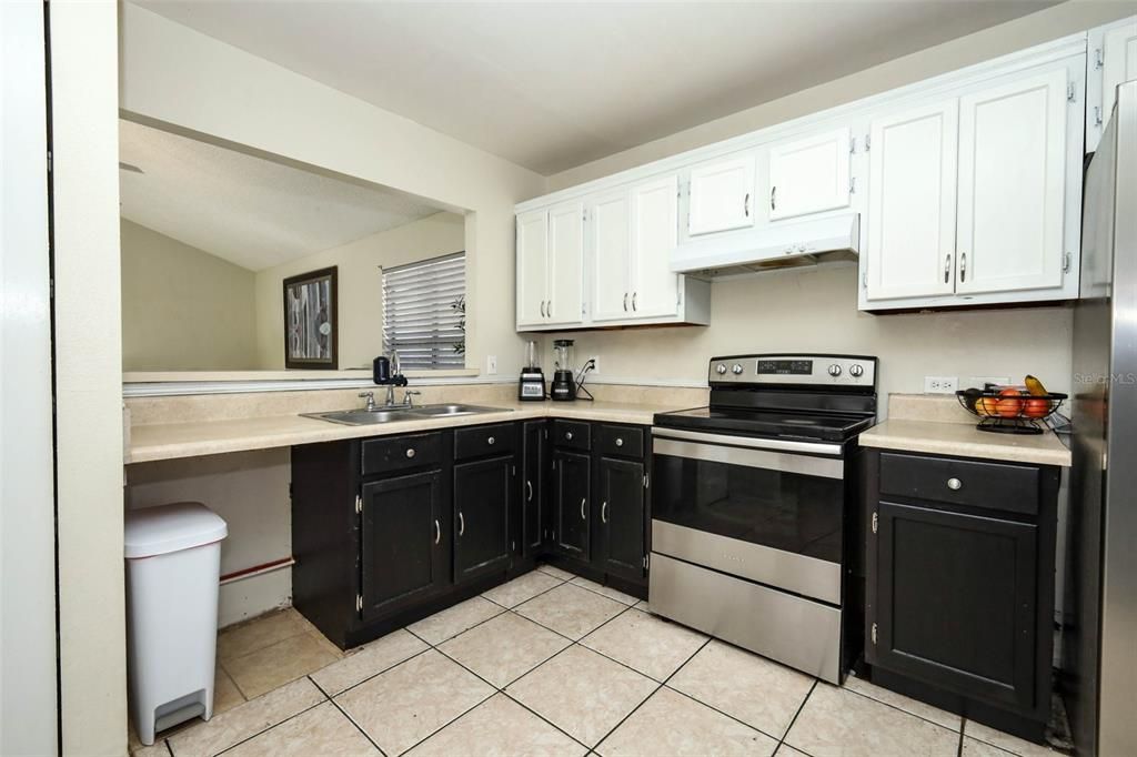 En Venta: $295,000 (3 camas, 2 baños, 1270 Pies cuadrados)