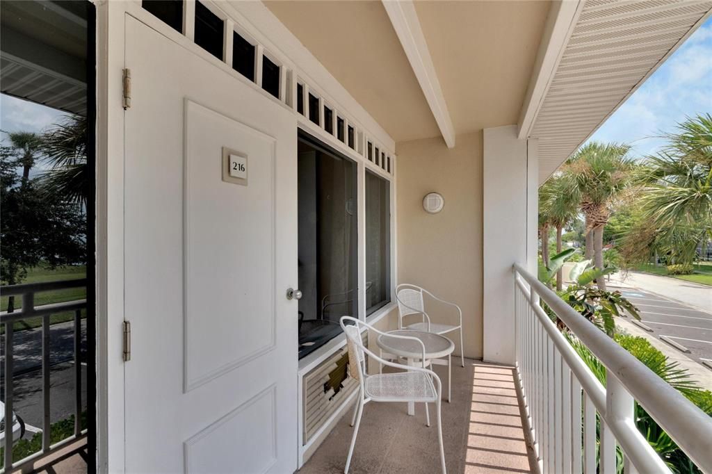 For Sale: $135,000 (1 beds, 1 baths, 308 Square Feet)