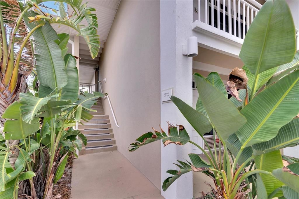 For Sale: $135,000 (1 beds, 1 baths, 308 Square Feet)