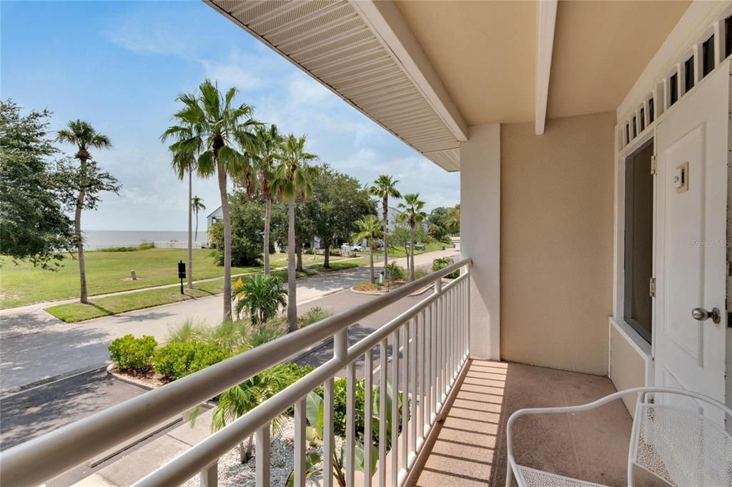 For Sale: $135,000 (1 beds, 1 baths, 308 Square Feet)