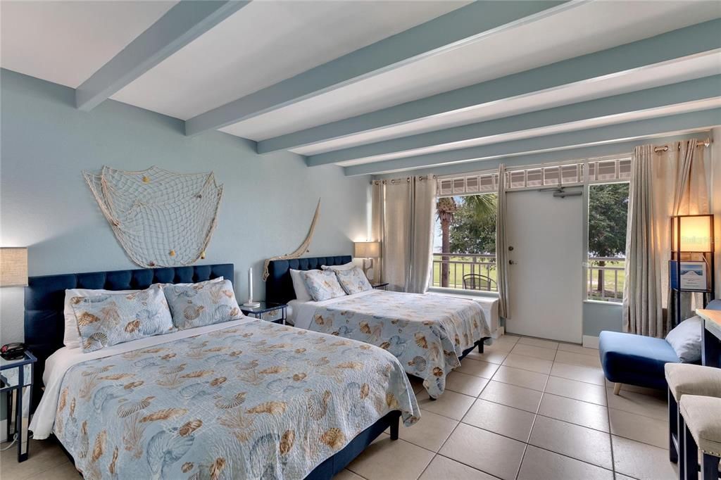 For Sale: $135,000 (1 beds, 1 baths, 308 Square Feet)