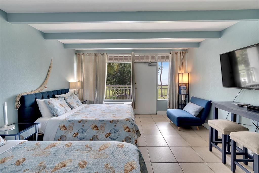 For Sale: $135,000 (1 beds, 1 baths, 308 Square Feet)