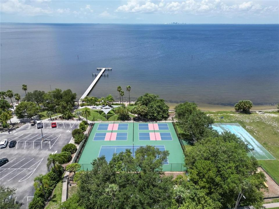 For Sale: $135,000 (1 beds, 1 baths, 308 Square Feet)