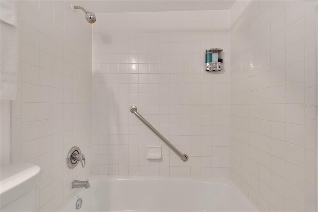 For Sale: $135,000 (1 beds, 1 baths, 308 Square Feet)