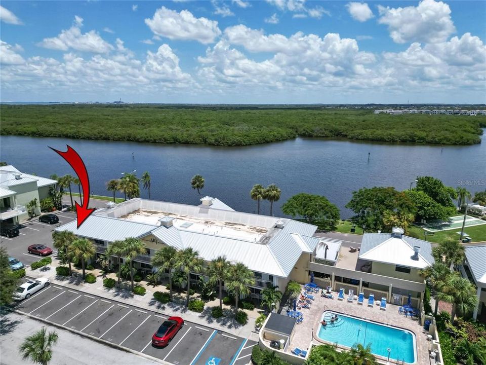 For Sale: $135,000 (1 beds, 1 baths, 308 Square Feet)