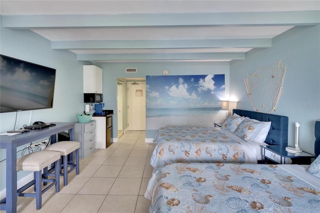 For Sale: $135,000 (1 beds, 1 baths, 308 Square Feet)