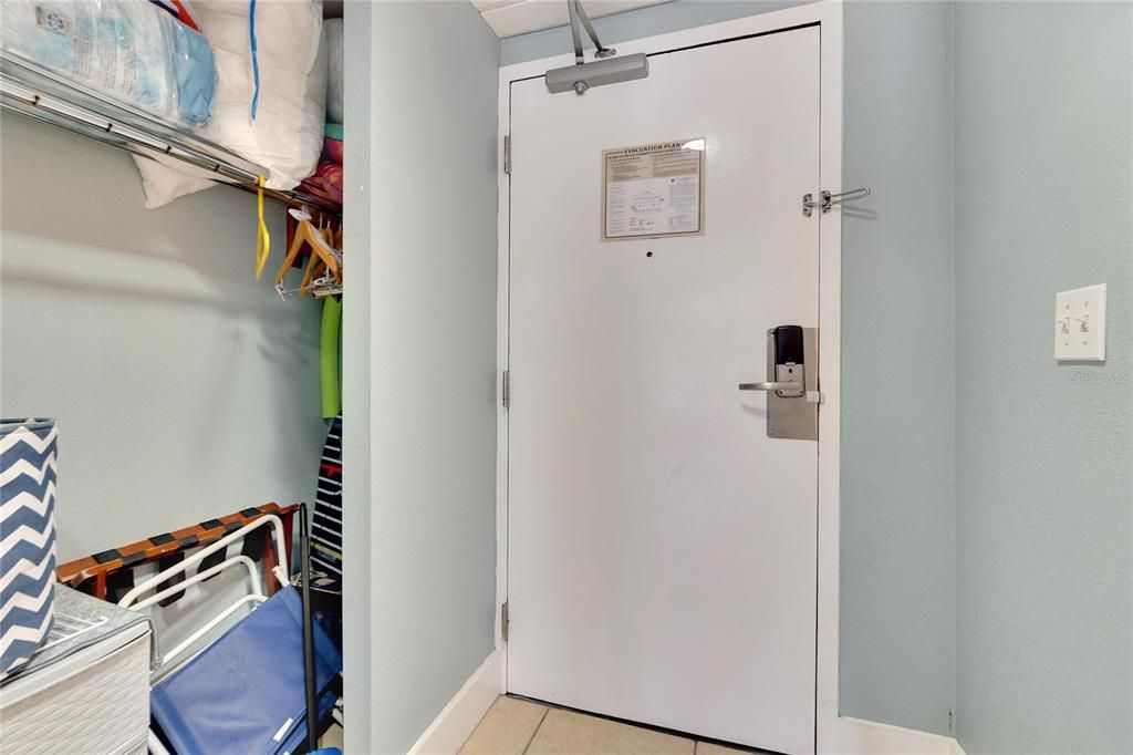 For Sale: $135,000 (1 beds, 1 baths, 308 Square Feet)