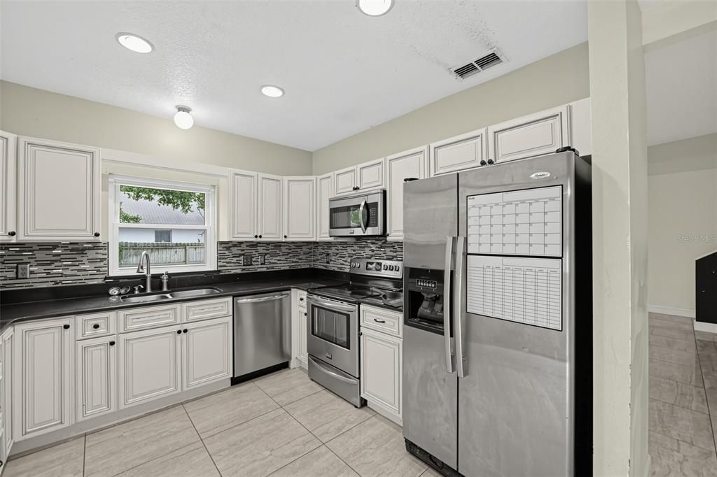 For Sale: $299,900 (4 beds, 2 baths, 1359 Square Feet)