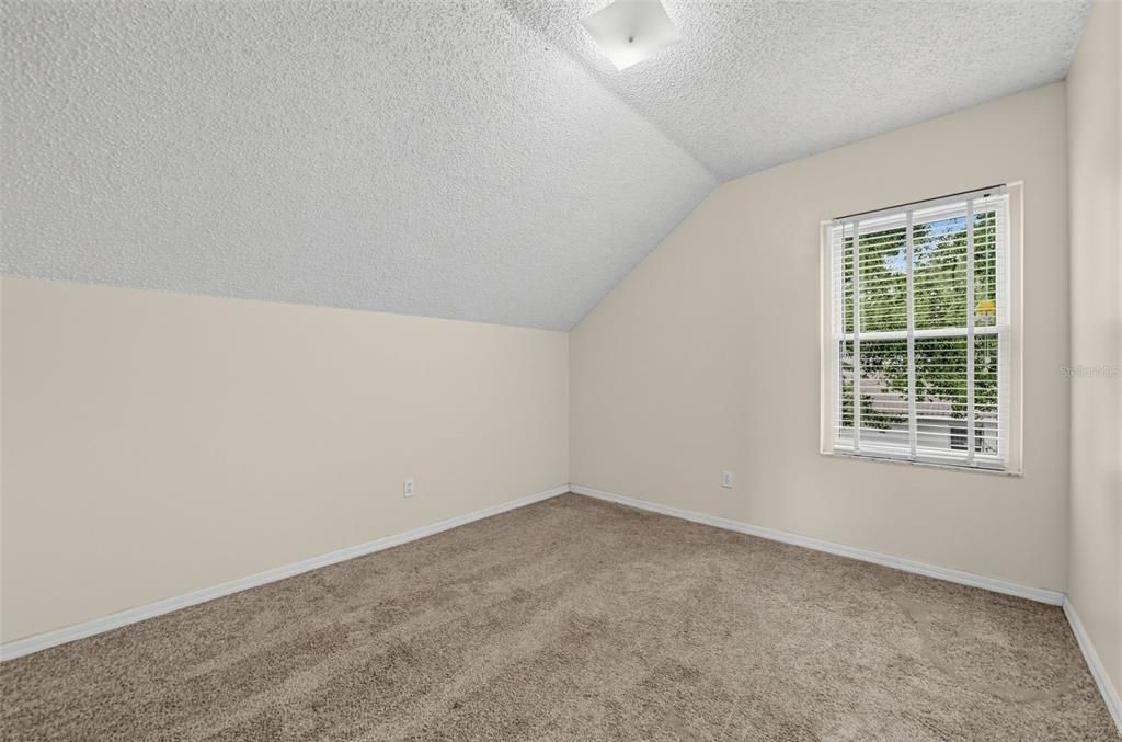 For Sale: $299,900 (4 beds, 2 baths, 1359 Square Feet)