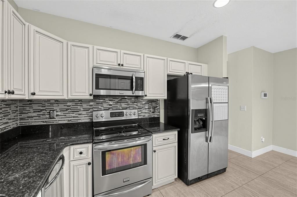For Sale: $299,900 (4 beds, 2 baths, 1359 Square Feet)