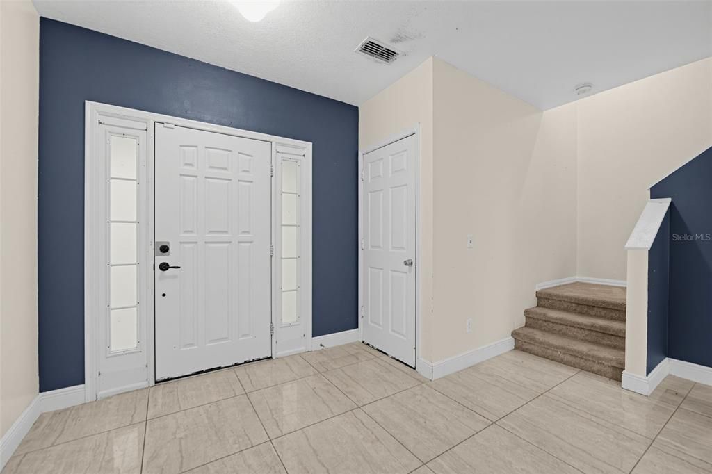 For Sale: $299,900 (4 beds, 2 baths, 1359 Square Feet)