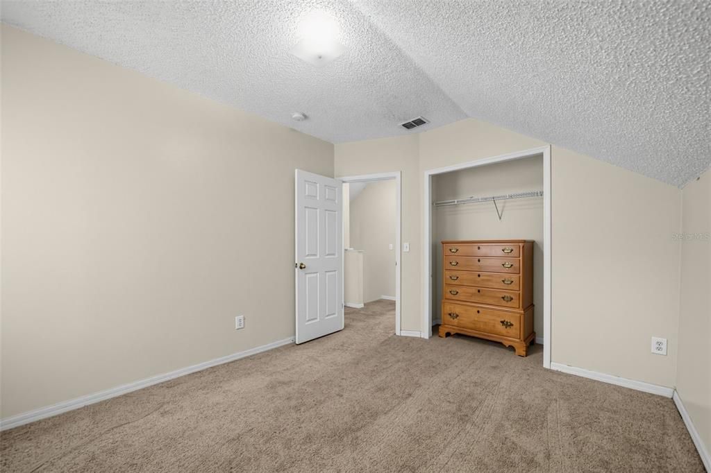 For Sale: $299,900 (4 beds, 2 baths, 1359 Square Feet)