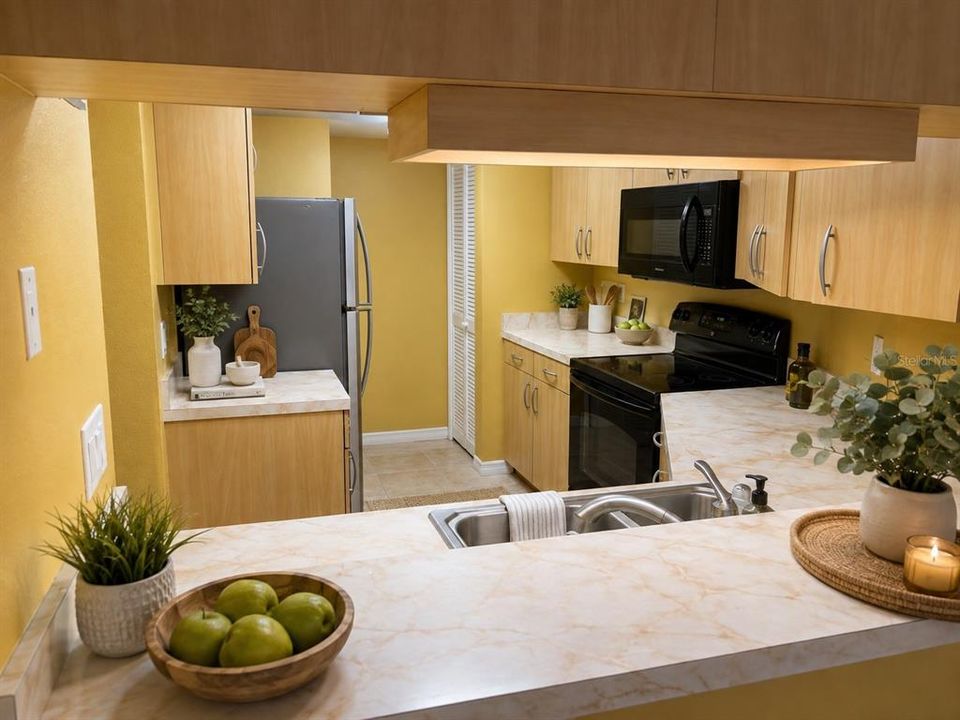 For Rent: $1,900 (2 beds, 2 baths, 912 Square Feet)