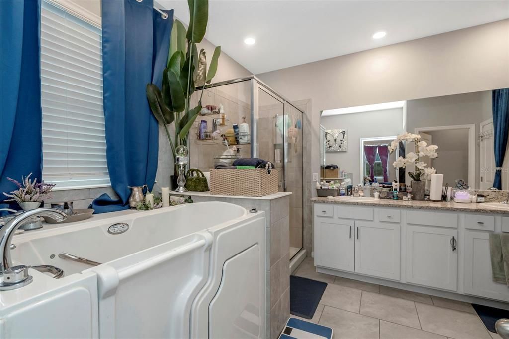 For Sale: $475,000 (4 beds, 3 baths, 2824 Square Feet)