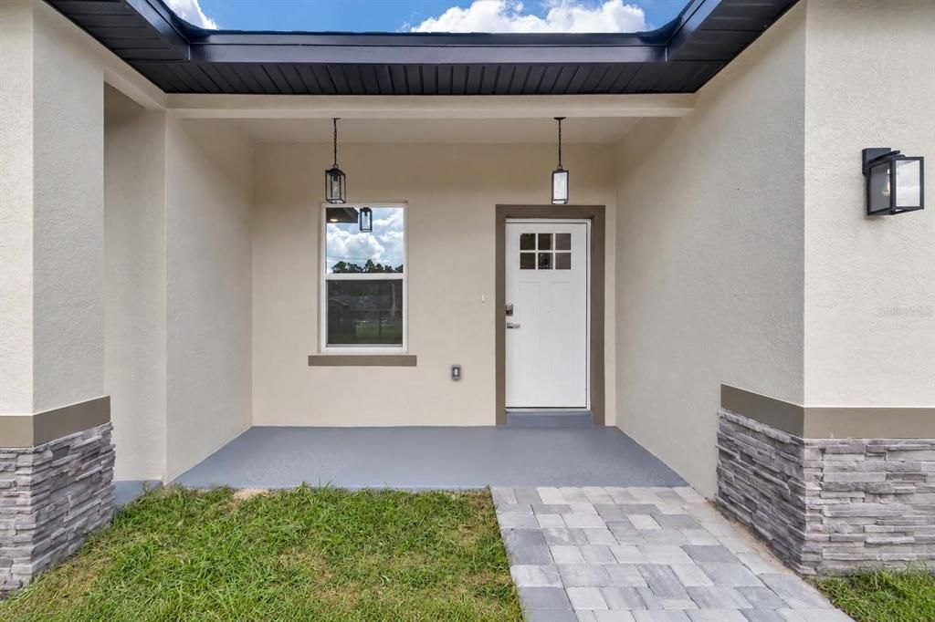 For Sale: $294,900 (4 beds, 2 baths, 1816 Square Feet)