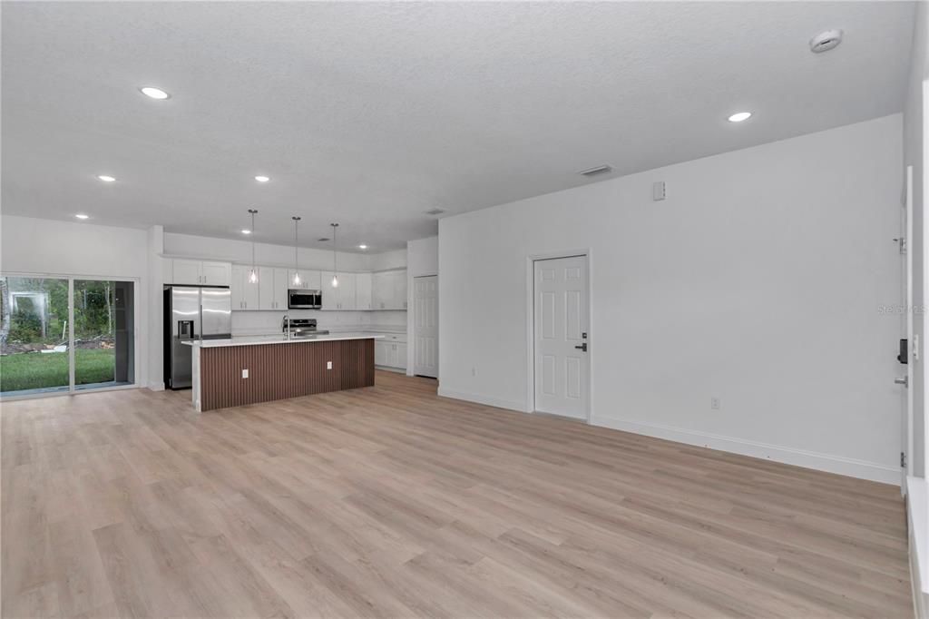 For Sale: $294,900 (4 beds, 2 baths, 1816 Square Feet)
