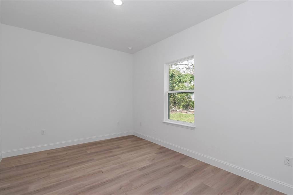 For Sale: $294,900 (4 beds, 2 baths, 1816 Square Feet)