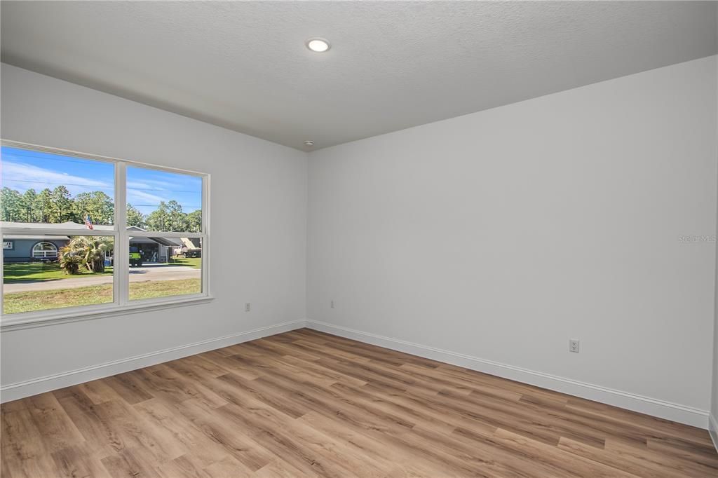 For Sale: $294,900 (4 beds, 2 baths, 1816 Square Feet)