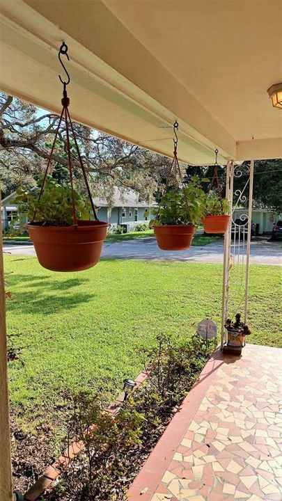 For Rent: $2,300 (3 beds, 1 baths, 1462 Square Feet)