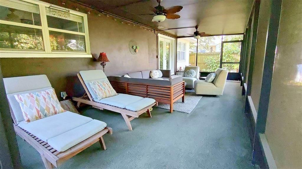 For Rent: $2,300 (3 beds, 1 baths, 1462 Square Feet)