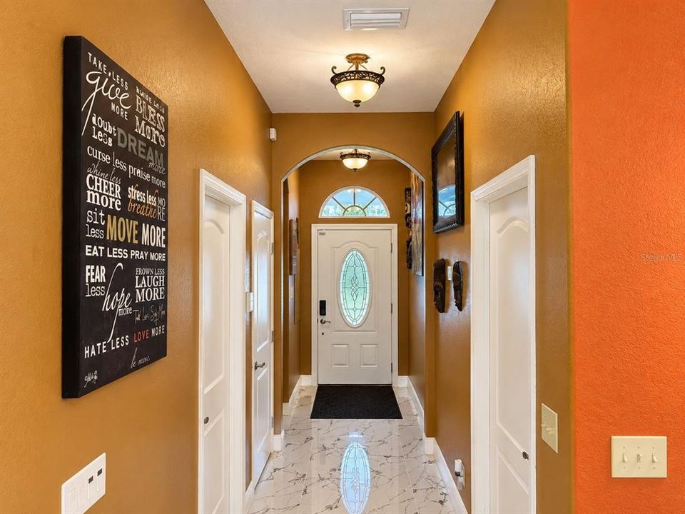 For Sale: $574,900 (3 beds, 2 baths, 1833 Square Feet)