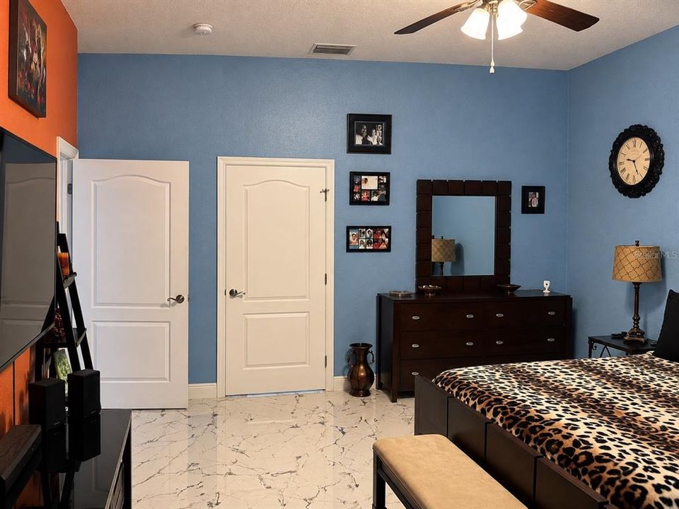For Sale: $574,900 (3 beds, 2 baths, 1833 Square Feet)
