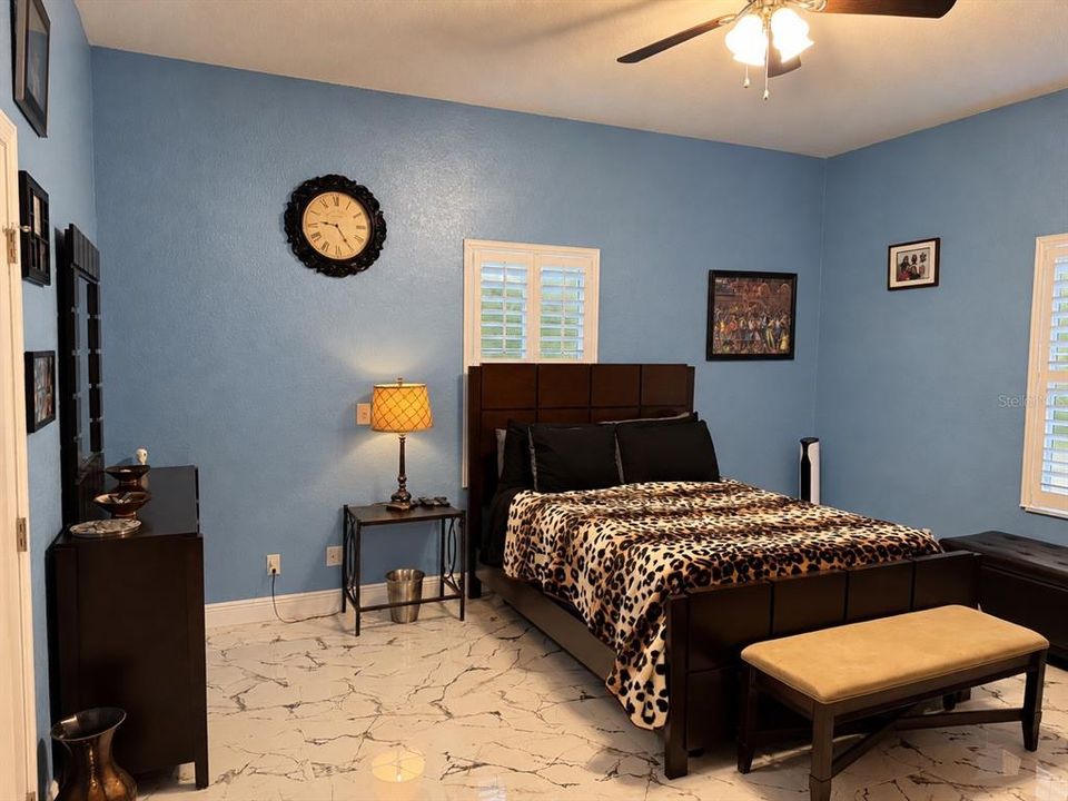 For Sale: $574,900 (3 beds, 2 baths, 1833 Square Feet)