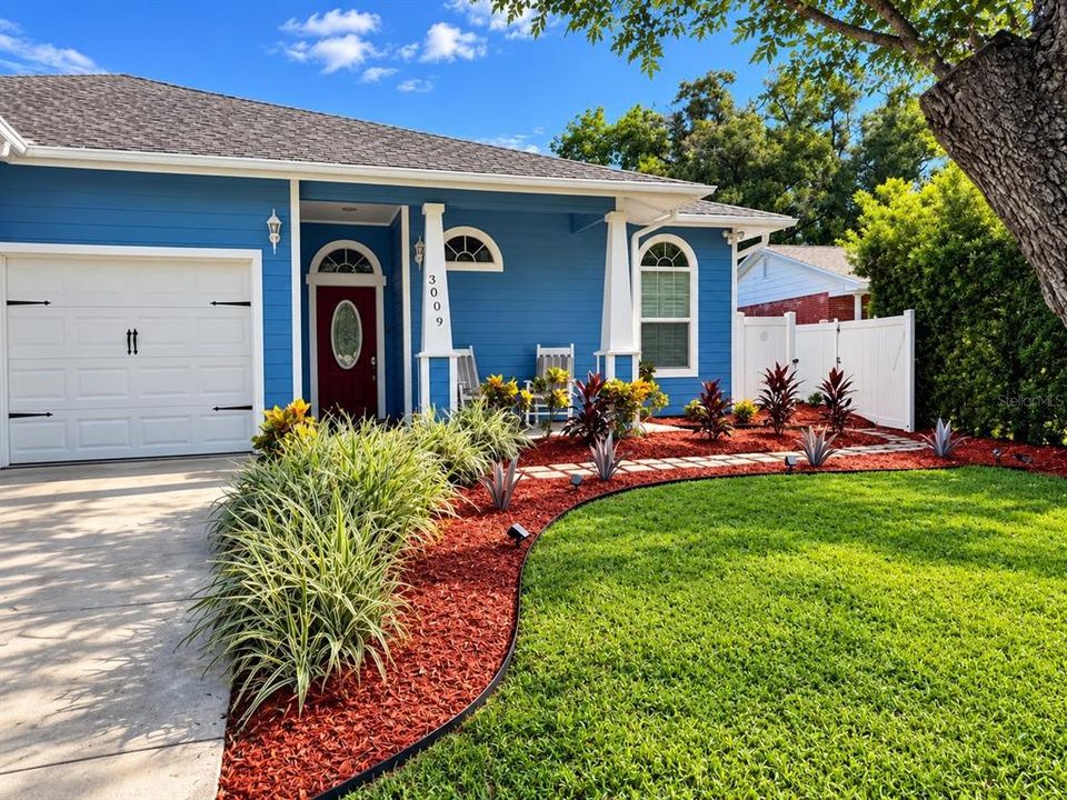 For Sale: $574,900 (3 beds, 2 baths, 1833 Square Feet)