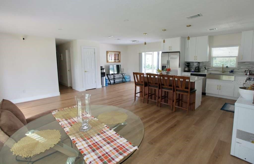 En Venta: $433,000 (3 camas, 2 baños, 1830 Pies cuadrados)