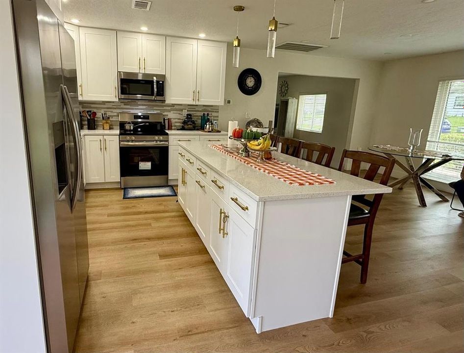 En Venta: $433,000 (3 camas, 2 baños, 1830 Pies cuadrados)