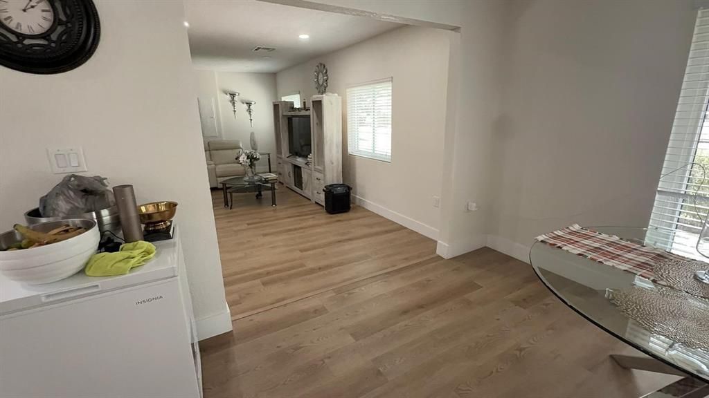 En Venta: $433,000 (3 camas, 2 baños, 1830 Pies cuadrados)