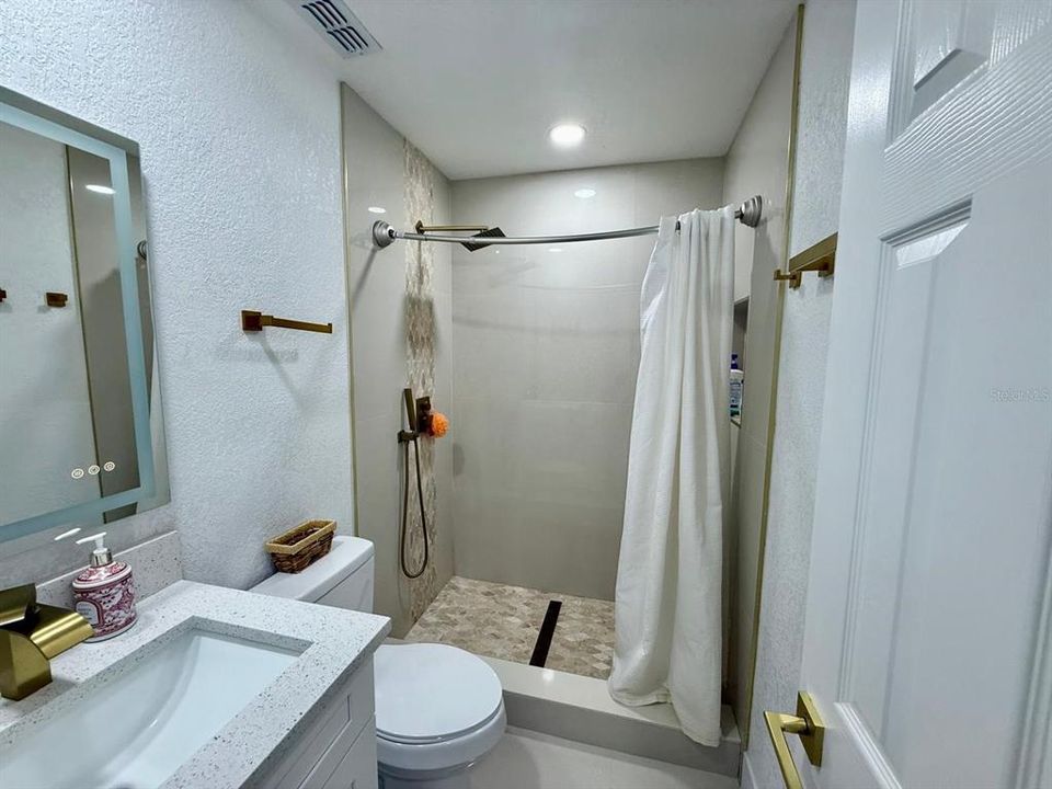 En Venta: $433,000 (3 camas, 2 baños, 1830 Pies cuadrados)