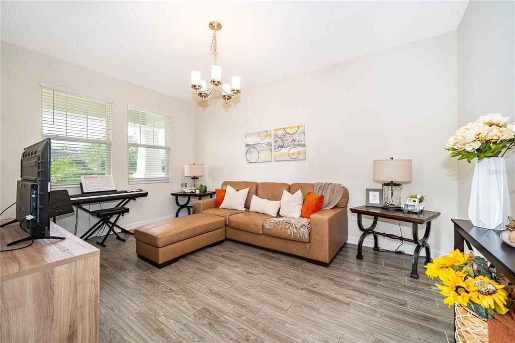 For Sale: $514,999 (3 beds, 2 baths, 2089 Square Feet)