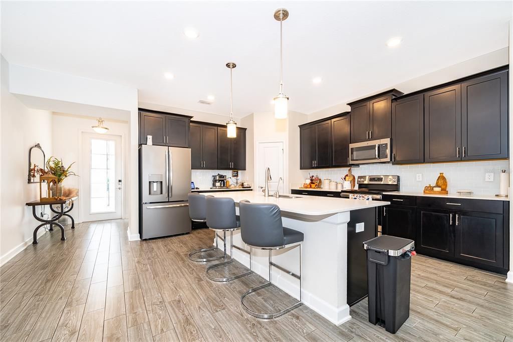 For Sale: $514,999 (3 beds, 2 baths, 2089 Square Feet)