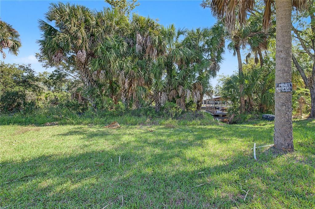 На продажу: $99,900 (0.22 acres)