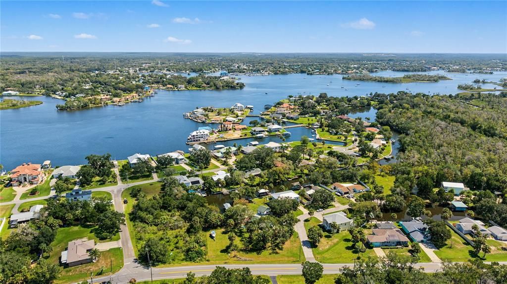 На продажу: $99,900 (0.22 acres)