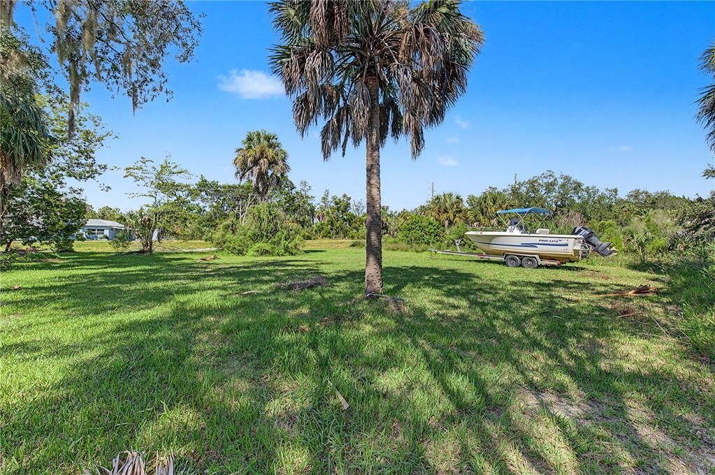 На продажу: $99,900 (0.22 acres)